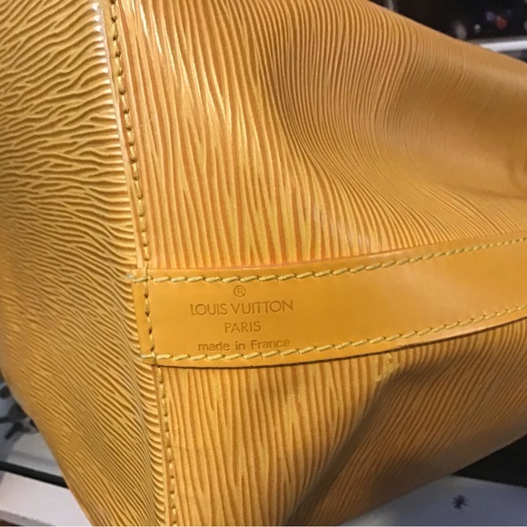 Louis Vuitton Bags - Picture 10 of 16